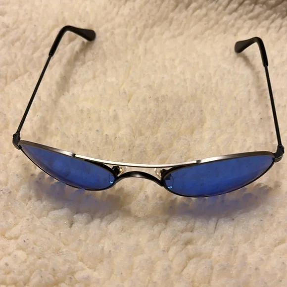 Stylish Oval Blue Lens Sunglasses - Picture 7 of 17
